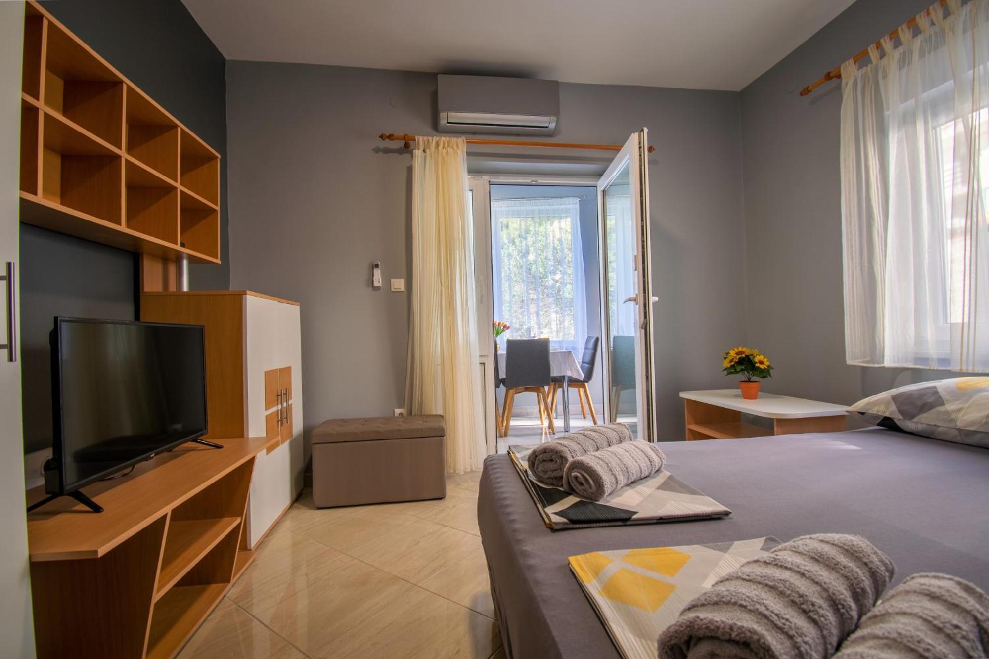 Apartments Hudovernik Башка-Вода Экстерьер фото