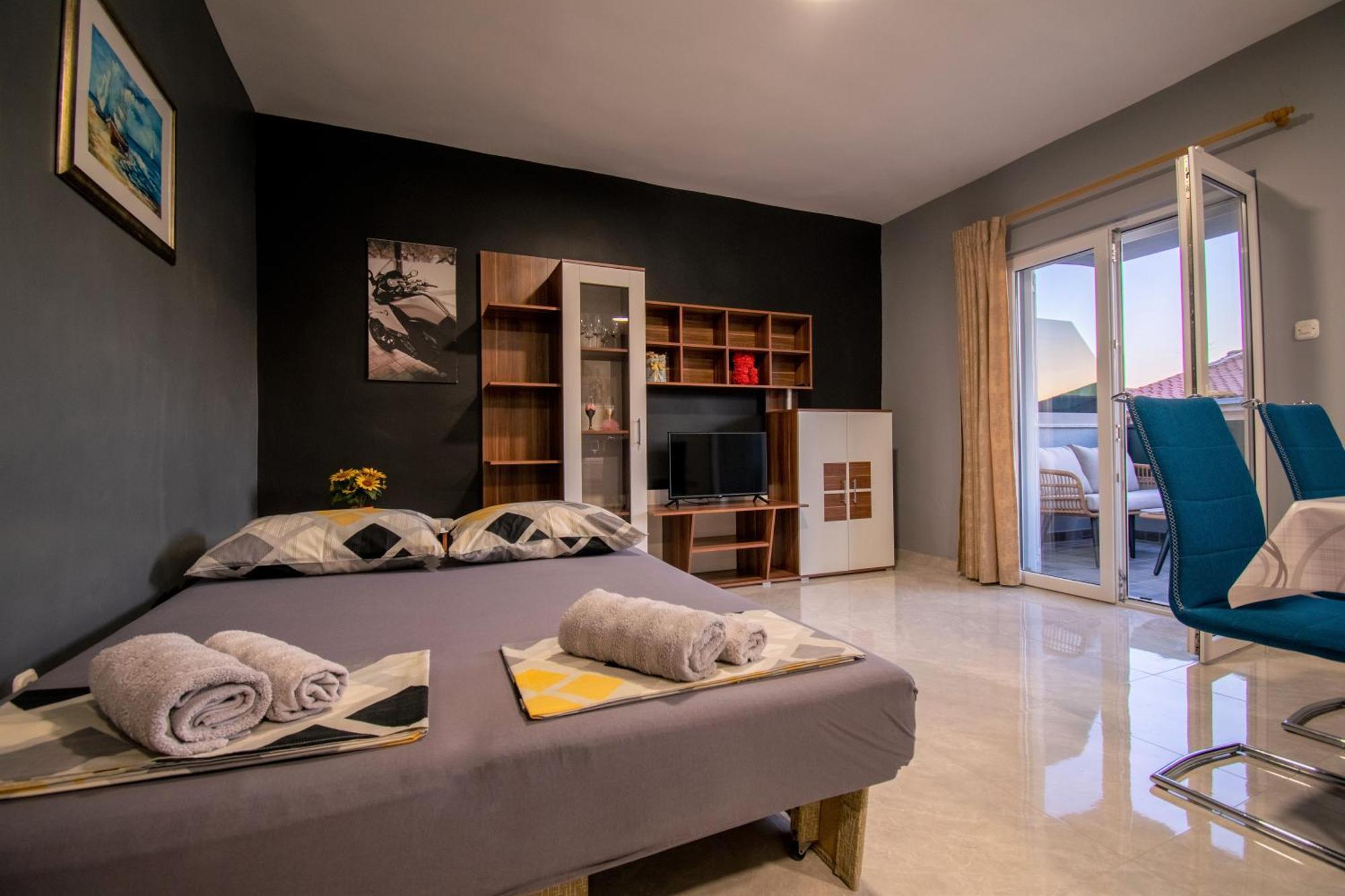 Apartments Hudovernik Башка-Вода Экстерьер фото