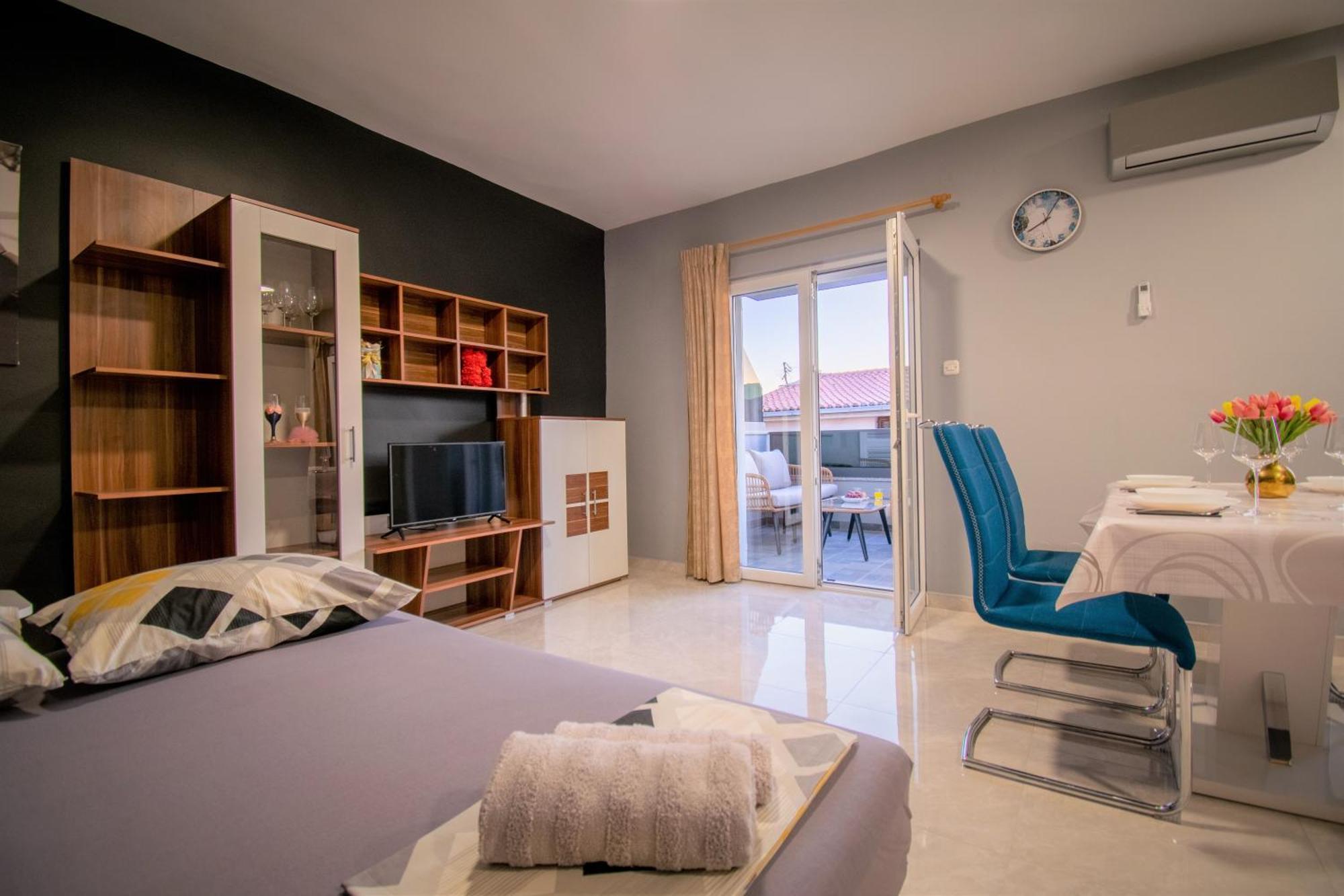 Apartments Hudovernik Башка-Вода Экстерьер фото