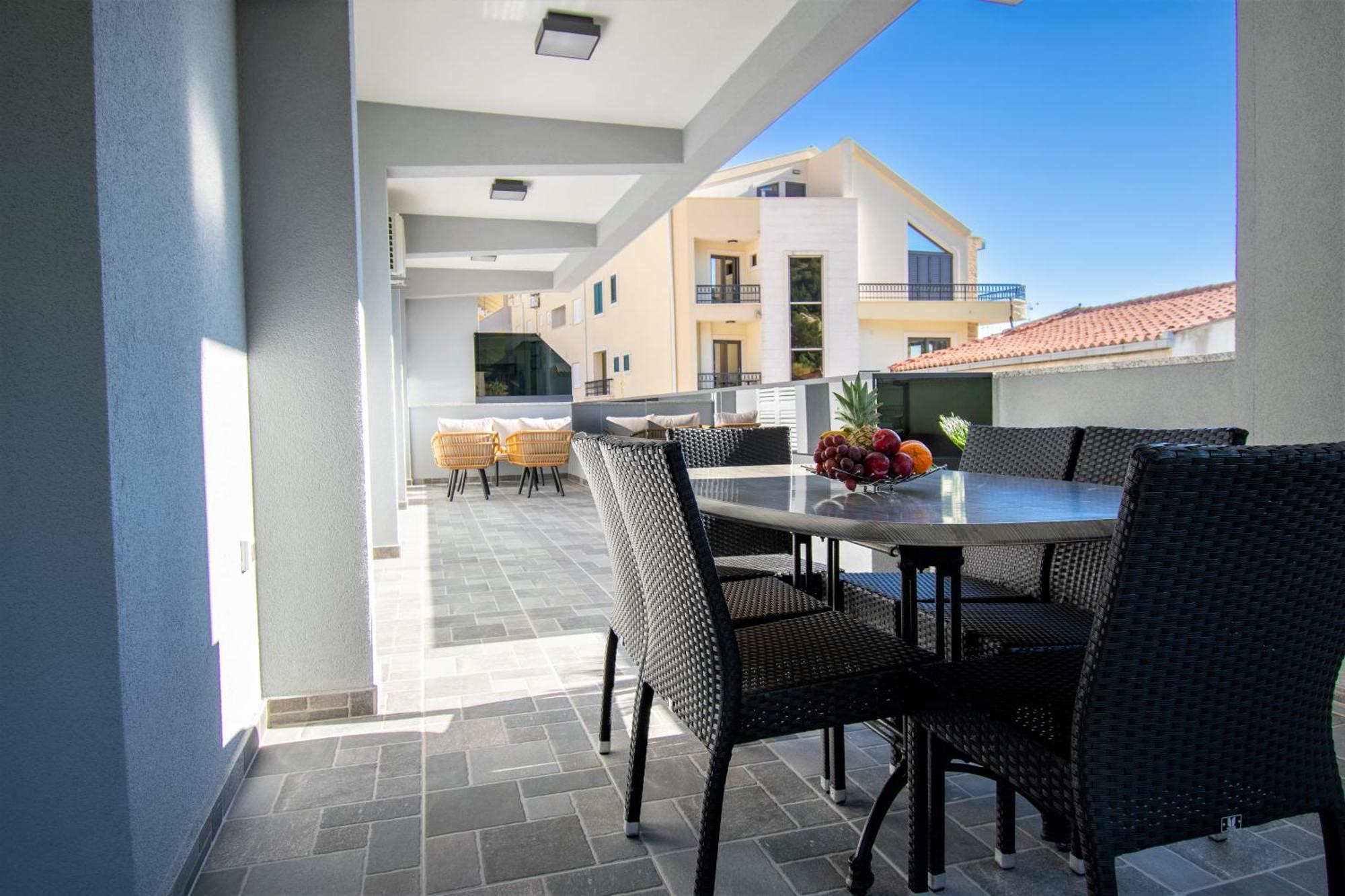 Apartments Hudovernik Башка-Вода Экстерьер фото